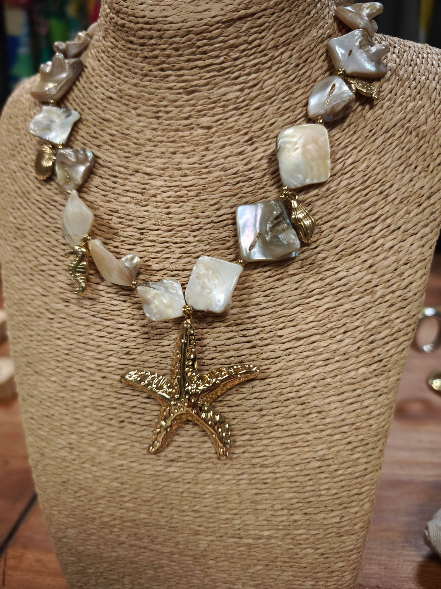 Collier pierre