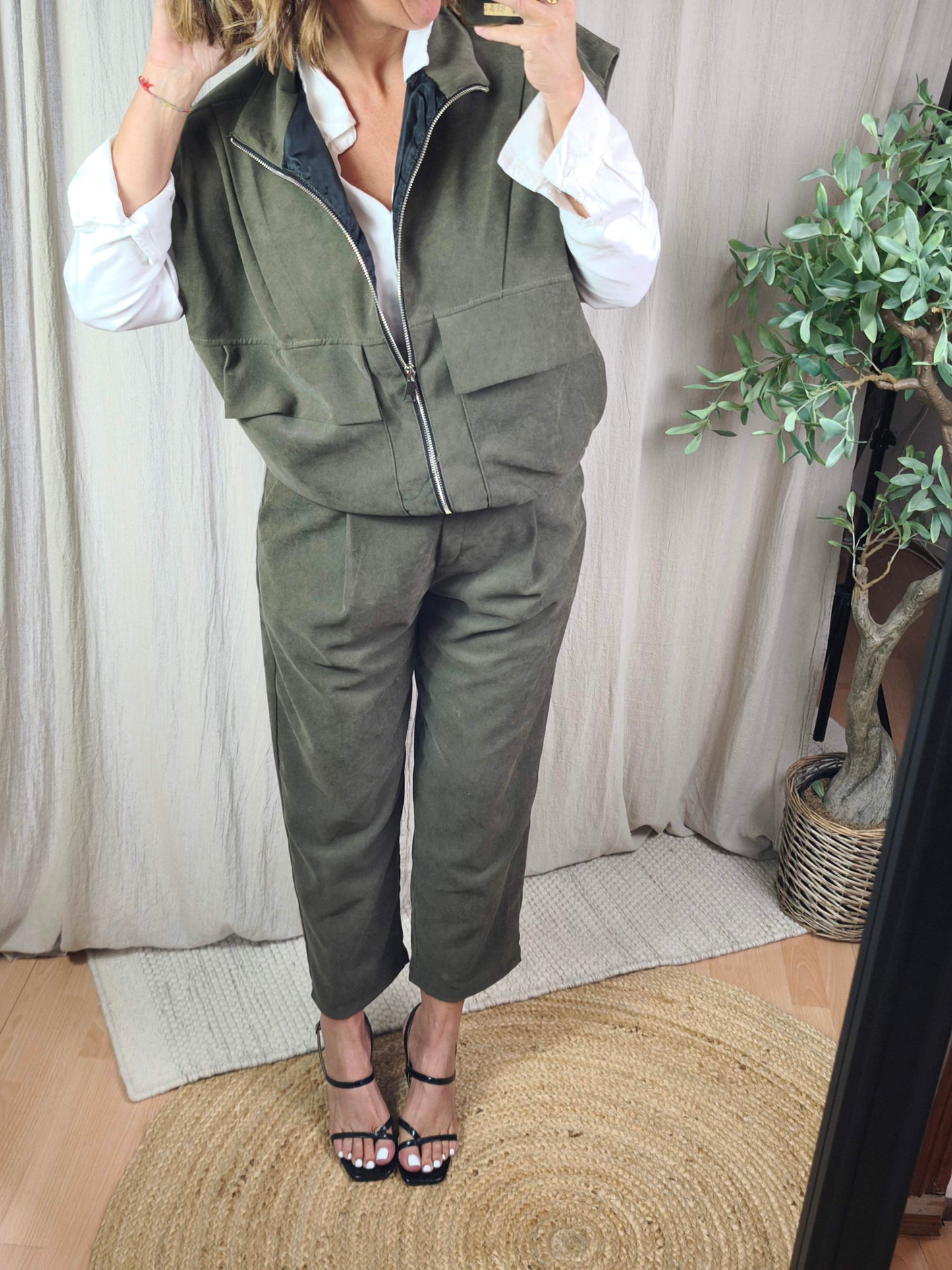 Ensemble kaki