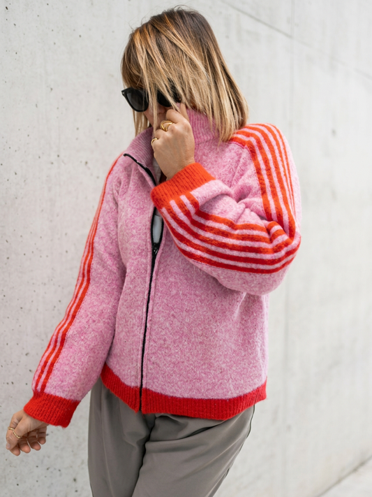 Gilet rose bande rouge